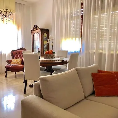 Boutique In The Heart Of Μοντεκατίνι Τέρμε